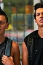 Nonton film Cobra Kai Season 2 Episode 1 terbaru