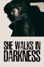 Nonton film She Walks in Darkness (Un fantasma en la batalla) (2025) terbaru